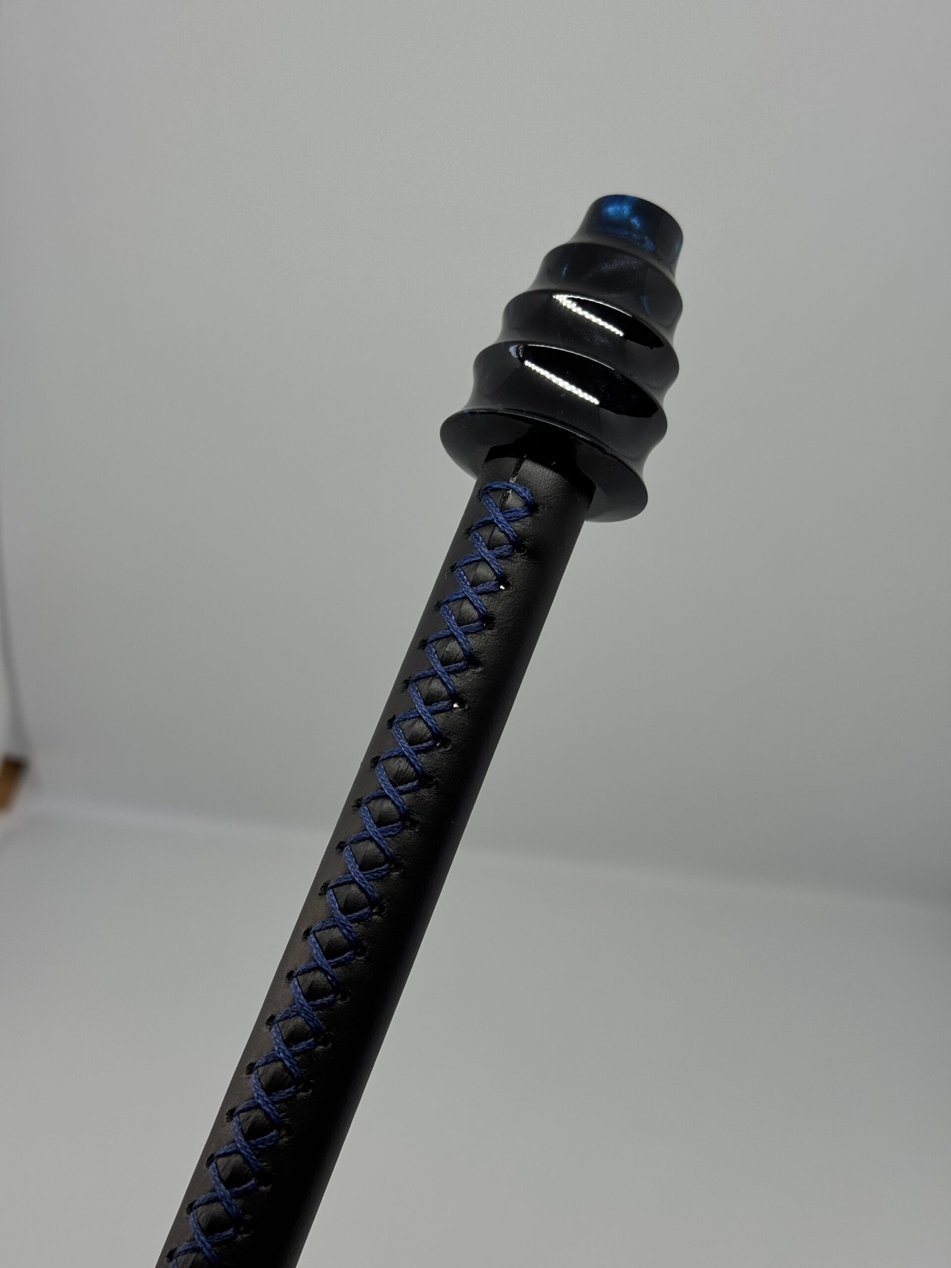 VM HandMade - Mammoth - Black Blue - ידית ייחודית לנרגילה – תמונה 3